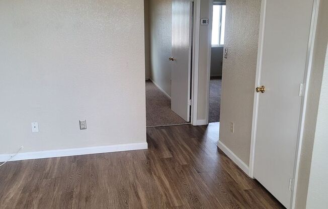 2 beds, 1 bath, $1,295, Unit 2318 - 201