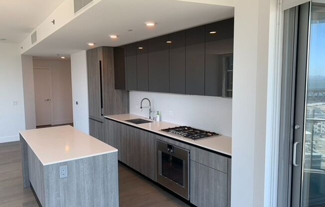 Epic REA- @Lumina 21st FLOOR- ! View /Spacious ,Ultimate Life-Style in San Francisco - Beautiful Spacious 2 BR/2 BA Condo