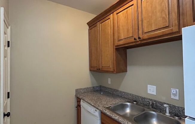 2 beds, 2 baths, 1,100 sqft, $1,025