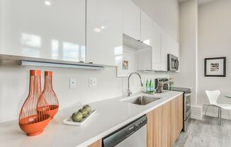 1 bed, 1 bath, 605 sqft, $1,515, Unit Unit 04