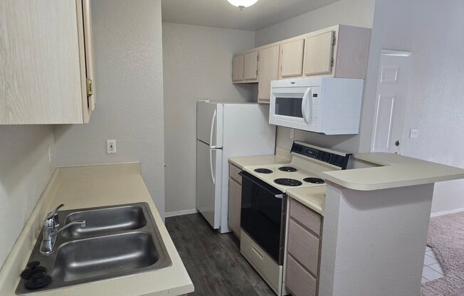 1 bed, 1 bath, $1,050, Unit Bldg. G