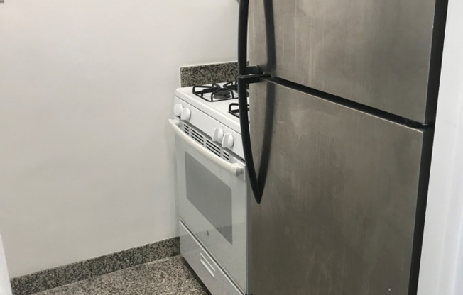 1 bed, 1 bath, 637 sqft, $4,800, Unit 5D