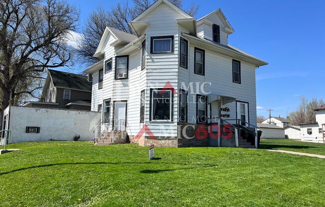 1BR/1BA Apartment in Multi-Family Unit