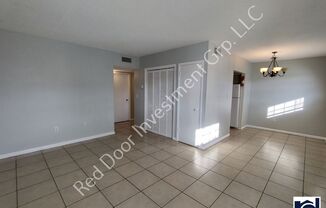 2 beds, 1 bath, $1,095, Unit 2