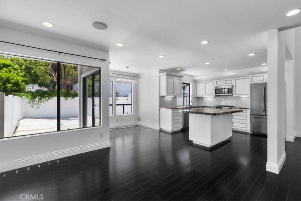 1150 W Capitol Drive
