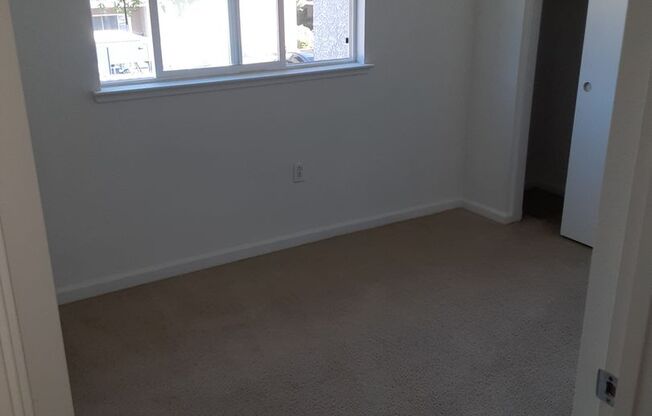 3 beds, 2 baths, 1,076 sqft, $2,200, Unit 2004