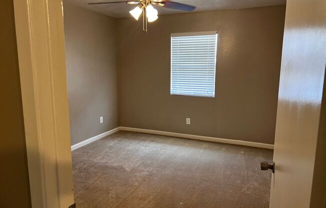 2 beds, 2 baths, 883 sqft, $995, Unit 501
