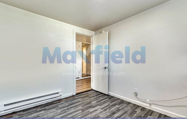 1 bed, 1 bath, $1,000, Unit D