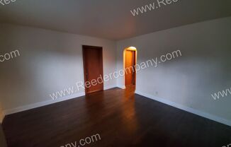 3 beds, 1 bath, $1,050, Unit 1F