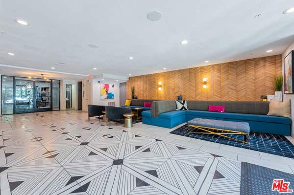 2 beds, 2 baths, 1,165 sqft, $2,800