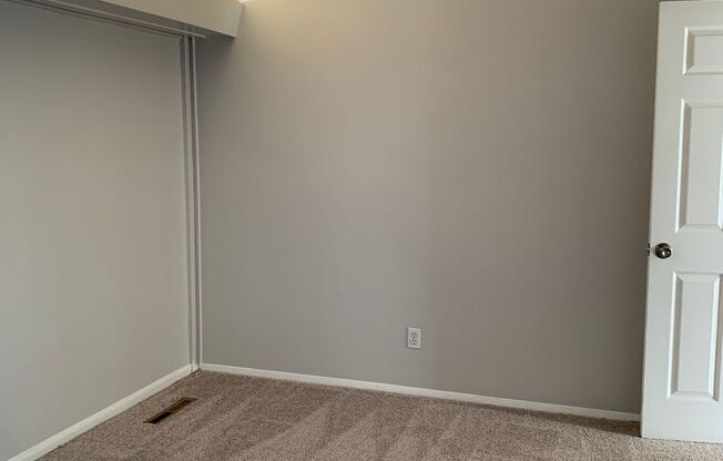 2 beds, 1 bath, 764 sqft, $875, Unit 11B