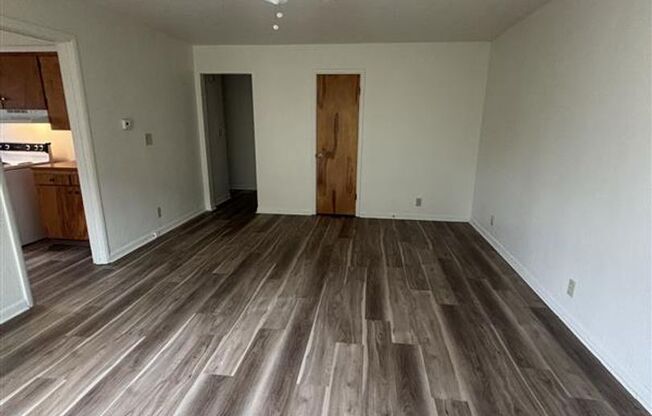 1031-1033 Saginaw St S Salem, OR 97302