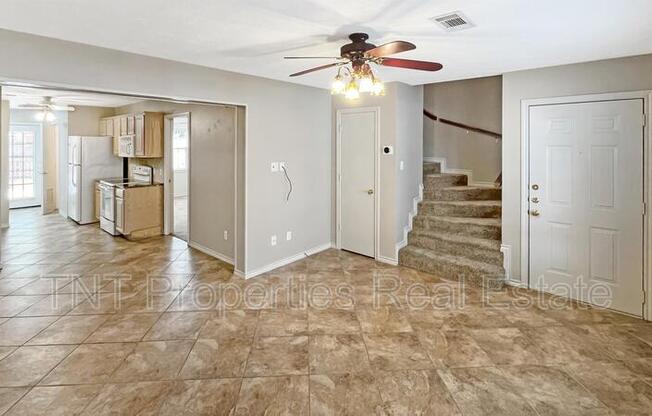 1901 WOODSMAN DR