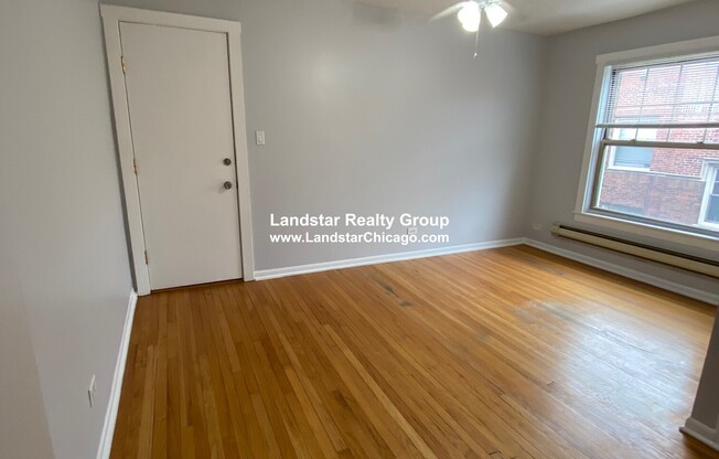 3259 W Wrightwood Ave