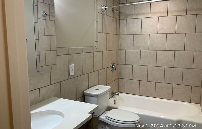 2 beds, 1 bath, 1,025 sqft, $1,595, Unit 03814