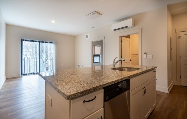 1 bed, 1 bath, 579 sqft, $1,400, Unit 24