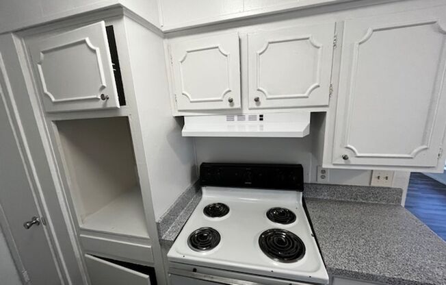 1 bed, 1 bath, 800 sqft, $1,250, Unit 126