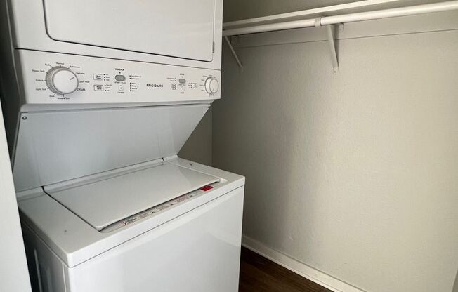 1 bed, 1 bath, 500 sqft, $1,250, Unit F4