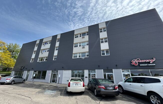 2867 S Kinnickinnic