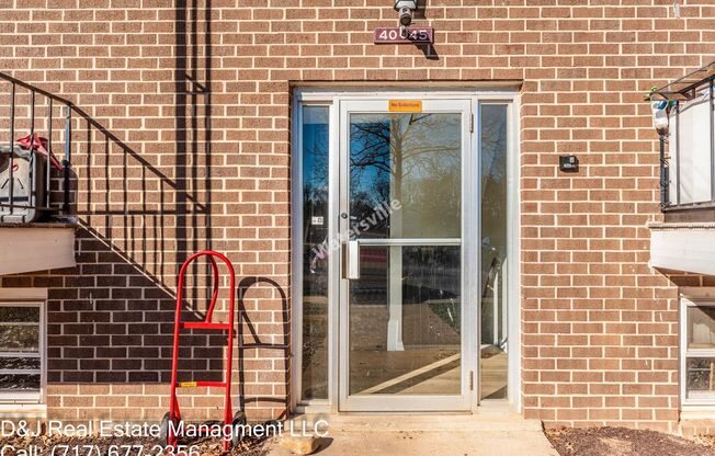 2 beds, 1 bath, 900 sqft, $1,195, Unit Apartment 2