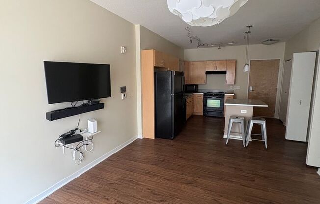 1 bed, 1 bath, 603 sqft, $1,400, Unit 203