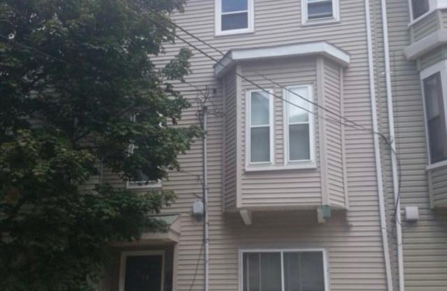 168 W 6 ST