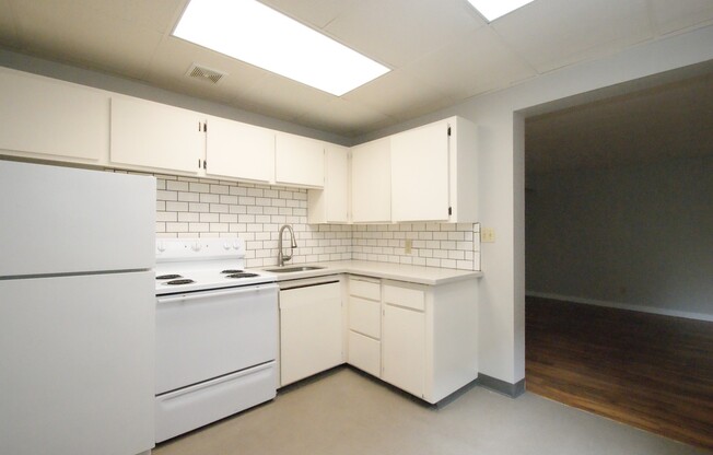 1 bed, 1 bath, 540 sqft, $1,325, Unit 120