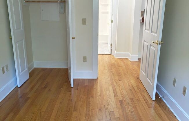 1 bed, 1 bath, 500 sqft, $1,600, Unit O-102