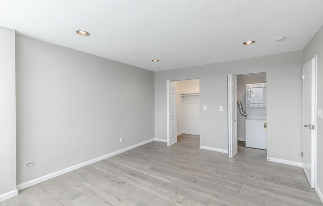 2 beds, 1 bath, 926 sqft, $2,741, Unit 1404