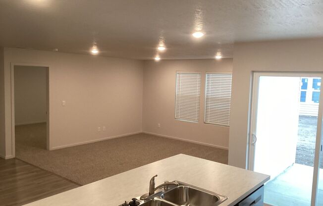 Gorgeous Newly Built House!! #1470