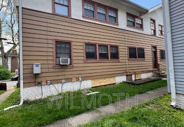 634 E 37 ST