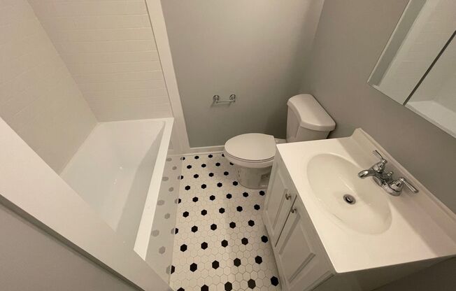 1 bed, 1 bath, 450 sqft, $1,549, Unit 5326 Fifth Ave. #15