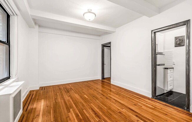 Studio, 1 bath, $3,300, Unit 707