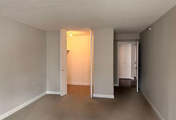 1 bed, 1 bath, 829 sqft, $2,562, Unit 0903