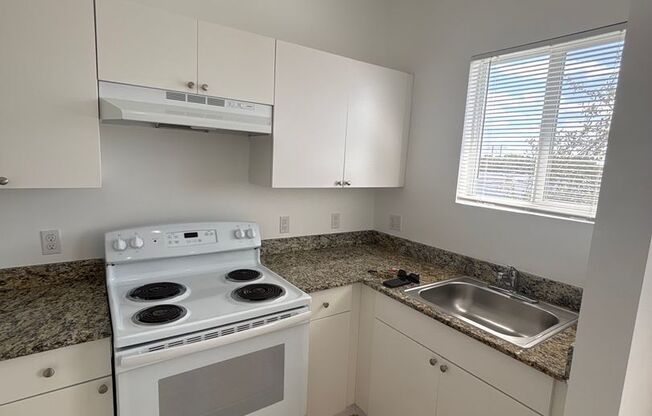 8250 W 21 LN