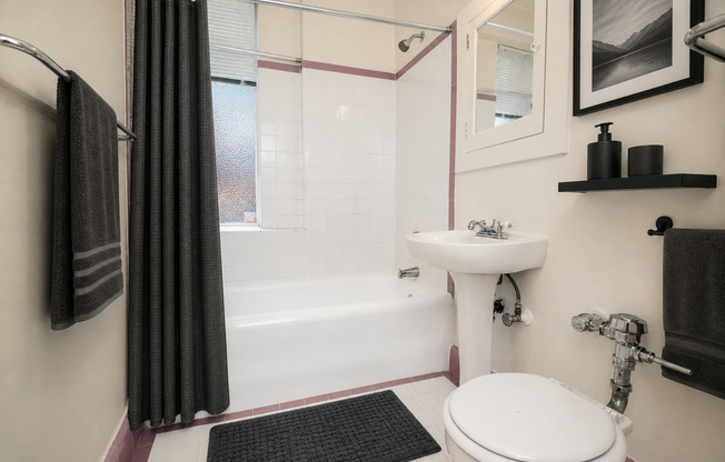 1 bed, 1 bath, 650 sqft, $1,250, Unit 101