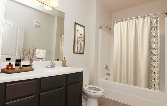1 bed, 1 bath, 826 sqft, $1,349