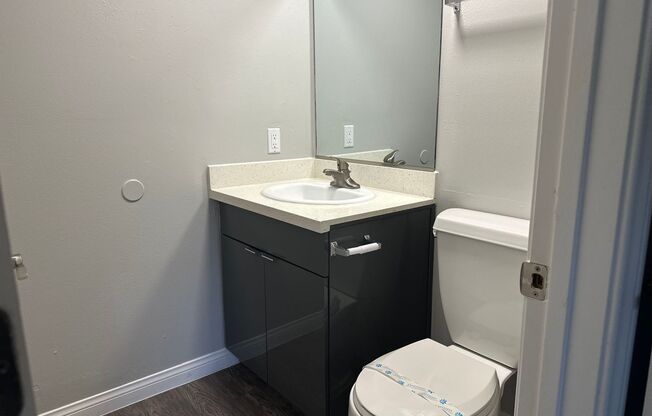 2 beds, 1.5 baths, 866 sqft, $3,075, Unit 801H4