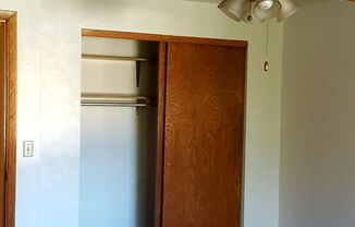 2 beds, 1 bath, $750, Unit 1321 #C