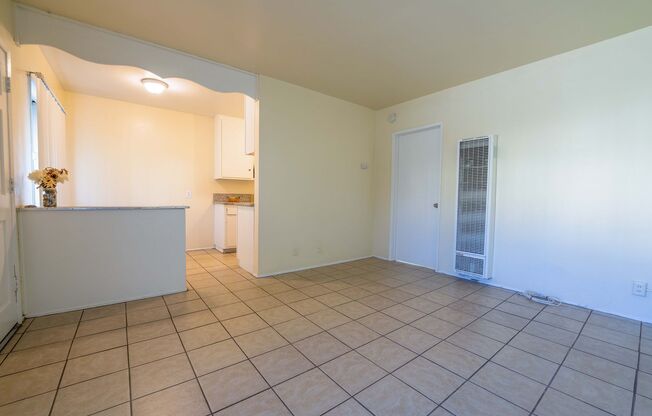 1 bed, 1 bath, 600 sqft, $1,700, Unit 352B