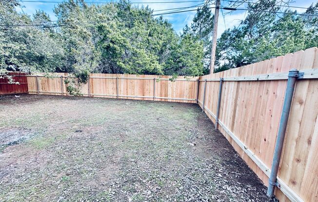 Spacious 3 Bed 2 Bath 2 car garage duplex Lago Vista
