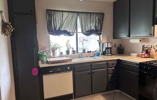 2 beds, 2 baths, $2,195