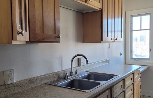 1 bed, 1 bath, 500 sqft, $1,045, Unit 528