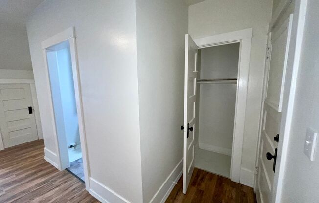 Studio, 1 bath, 355 sqft, $795, Unit 8