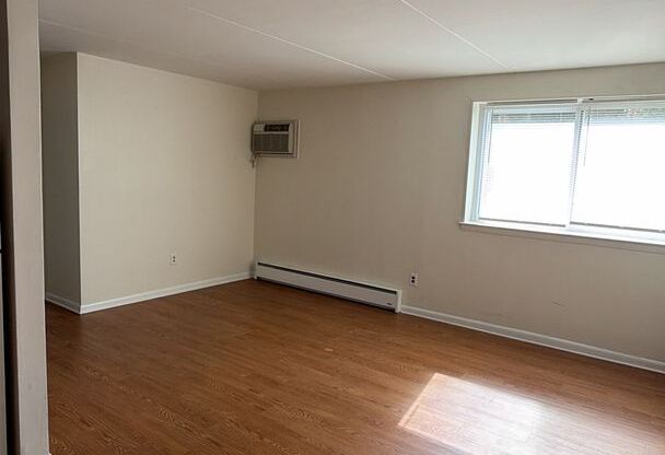 139 S State Rd Upper Darby, PA 19082