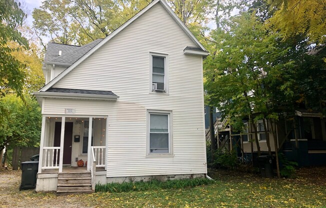 4 beds, 2 baths, $1,792