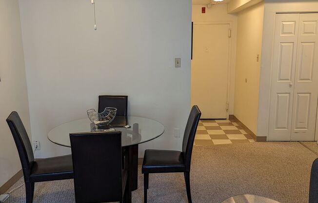 1 bed, 1 bath, 570 sqft, $2,850, Unit 405