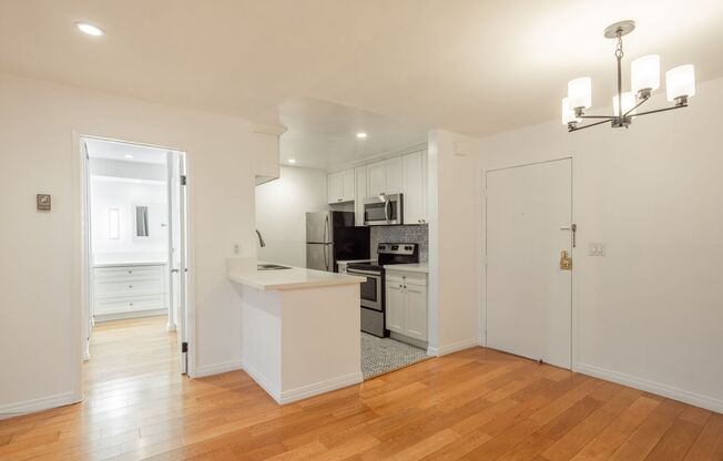 1 bed, 1 bath, 690 sqft, $2,995, Unit 217