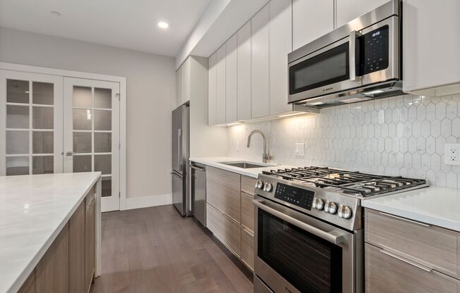 2 beds, 1 bath, 940 sqft, $3,000, Unit 309