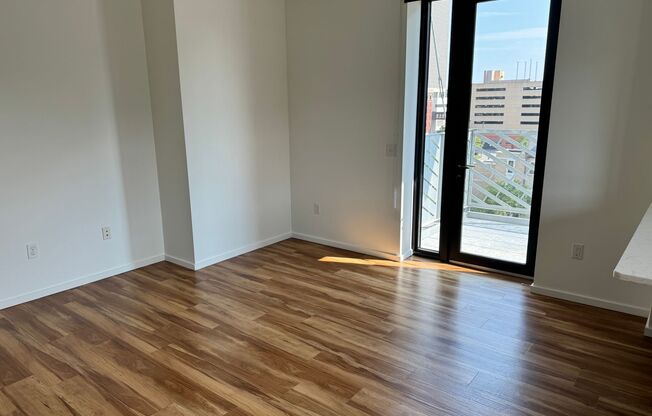 2 beds, 2 baths, 901 sqft, $1,495, Unit 701